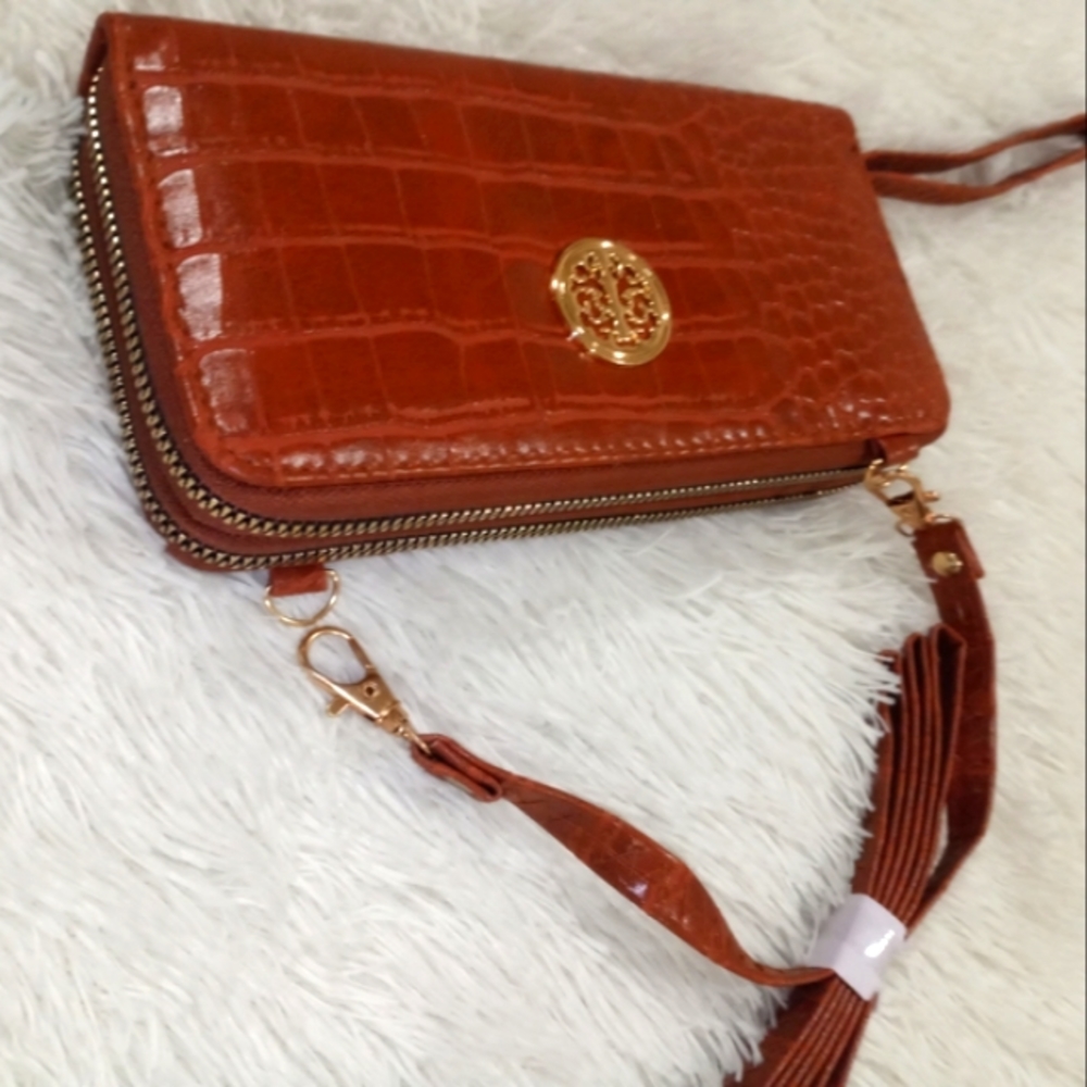 Women's shasha clutch/purse.